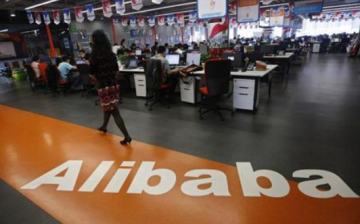 China`s biggest E-commerce company Alibaba is fusing online shopping with good old-fashioned brick and mortar retailing.