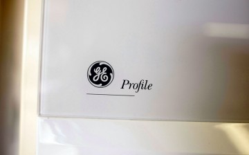 General Electric's Net Income Falls