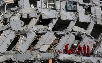 President Xi Jinping conveyed his condolences to victims of the recent Taiwan quake as rescuers scour the wreckage for survivors of a collapsed apartment building in Tainan.
