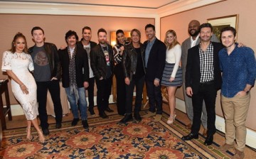 The 'American Idol 2016' judges, host and mentor poses with alums Nick Fradiani, David Cook, Jordin Sparks, Lauren Alaina, Ruben Studdard and Kris Allen.