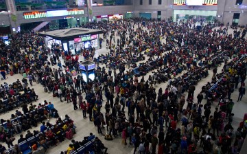 Due to the flight cancellations and road closures, travelers stranded in Northeast China were given the option to ask for ticket refunds and take the train. 