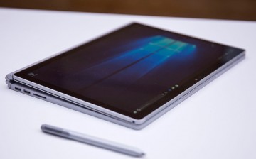 Microsoft has rolled out new firmware updates for Surface Book and Surface Pro 4 to address power management and Intel driver issues. 