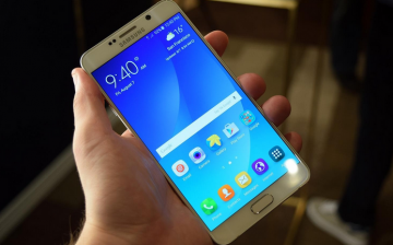 Samsung may have recently revealed their new flagship smartphones - Galaxy S7 and Galaxy S7 Edge - on the recently held MWC 2016, but another Samsung device is quite shaking up the Internet.