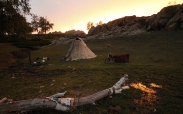 Xinjiang Kazak Herdsmen Summer Migration