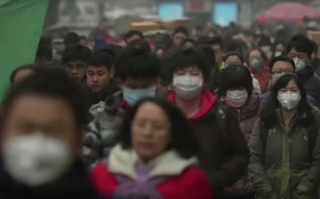 Wearing a face mask in China seems to be no longer an option but a must. Dr. Gonzalez said in an interview that pollution “drains nutrients” and can be a contributing factor to cancer.
