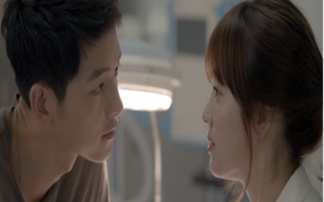 Song Joong Ki and Song Hye Kyo in one of the romantic scenes in 
