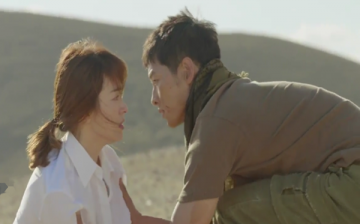 Song Joong Ki and Song Hye Kyo touched the hearts of the viewers as they reunite in the last scene of episode 15 
