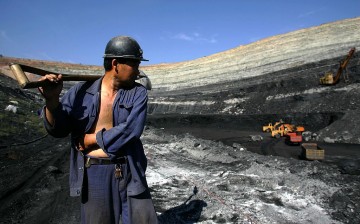 Laidoff coal and steel miners are to be assisted by the Chinese government.