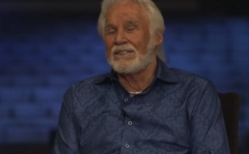 Country singer Kenny Rogers will embark on a farewell tour titled 