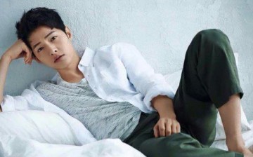  Actor Song Joong Ki is the newest endorser of the clothing fashion brand, Top Ten.