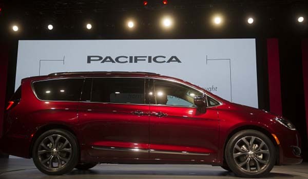 The all-new 2017 Fiat Chrysler Pacifica minivan is unveiled at the 2016 North American International Auto Show in Detroit on Jan 11, 2016.