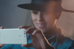 Actress Scarlett Johansson is featured in the Huawei P9 TV commercial.   