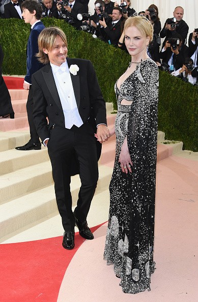 Couple Nicole Kidman and Keith Urban attended the 'Manus x Machina: Fashion In An Age Of Technology' Costume Institute Gala at Metropolitan Museum of Art on May 2, 2016 in New York City. 