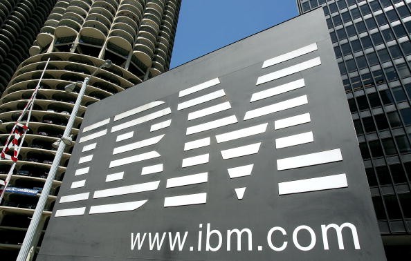 IBM has teamed up with Dalian Wanda Group to intensify its foray into China's cloud computing sector.