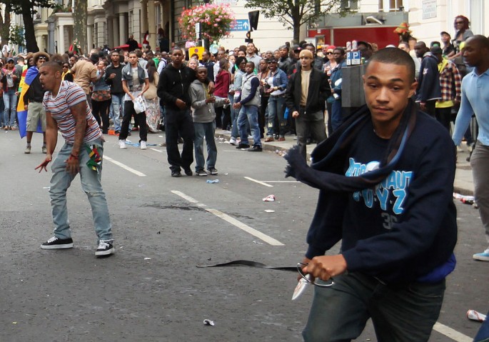 Crowds Flock To Notting Hill For 2011 Carnival