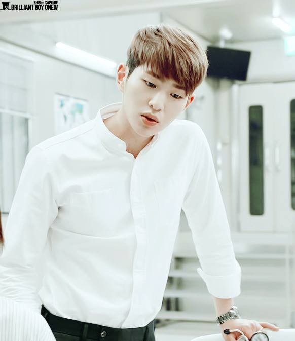South Korean singer-actor Lee Jin-ki aka Onew as Dr. Lee Chi Hoon in KBS 2TV's "Descendants of the Sun."