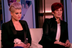Kelly and Sharon Osbourne share their closeness in an interview on Entertaintment Tonight Stage in 2015.  