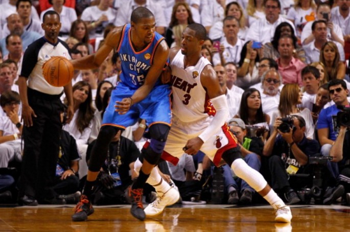 Kevin Durant (L) and Dwyane Wade.
