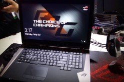 The ASUS ROG GX800, which features two GTX 980s in SLI, is demonstrated at Computex 2016