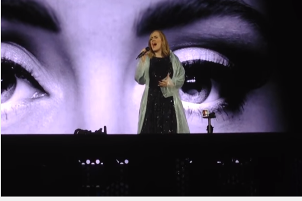Adele sings “Hello” at the Verona, Italy concert