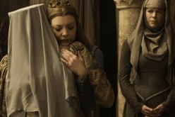 Queen Margaery (Natalie Dormer) is seen hugging her grandmother in 