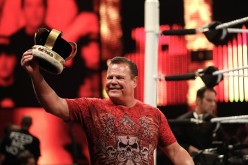 Jerry 'The King' Lawler salutes the crowd in Brooklyn at SummerSlam 2015.
