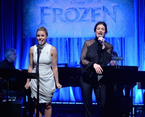 Elsa (Idina Menzel) and Anna (Kristen Bell) are back in the "Frozen Northern Lights". 
