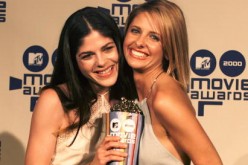 Selma Blair and Sarah Michelle Gellar of 'Cruel Intentions' pose for a shot at MTV Movie Awards 2000 at Sony Pictures Studio in Culver City, CA on June 03, 2000. 