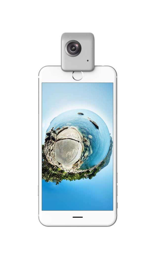The Insta360 Nano is connected right below the iPhone.