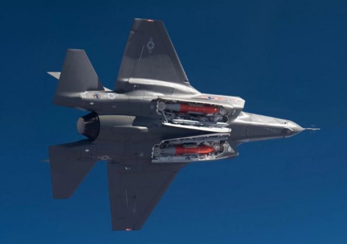 USAF F-35 shows off internal weapon bays