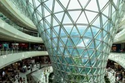 The world's largest duty-free mall is located in Sanya.
