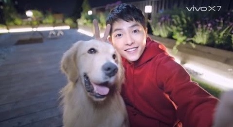 'Descendants Of The Sun' actor Song Joong-Ki endorses Vivo's new X7 smartphone in a 3-minute commercial film.