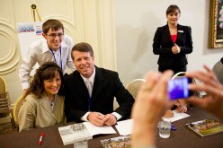 Jim Bob Duggar with wife, Michelle, at 19 Kids & Counting book signing.