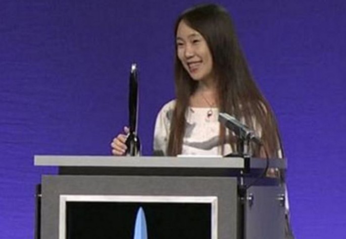 Hao Jinfang with her Hugo Award
