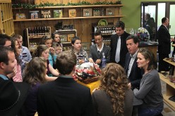 GOP Presidential candidate Rick Santorum at lunch with Duggar Family.