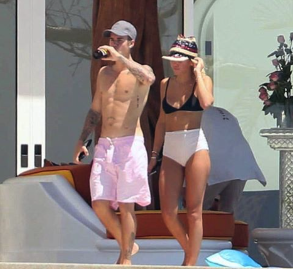 Justin Bieber (left) and Sofia Richie in Cabo San Lucas, Mexico on Saturday (Aug. 27).