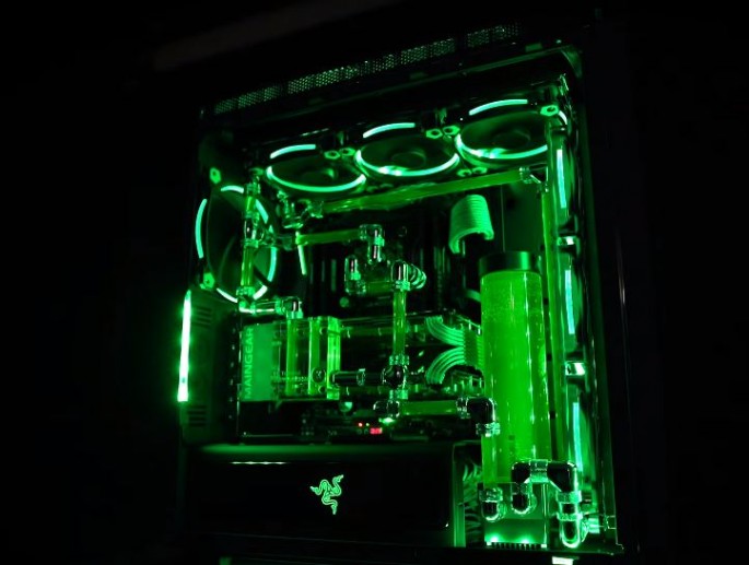 Maingear introduces the new R1 Razer Edition tower PC
