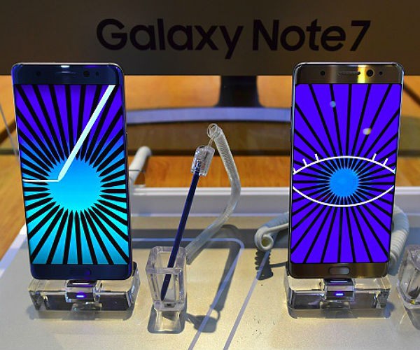 Samsung Electronics Co Ltd has recalls all Galaxy Note 7 smartphones equipped with batteries it has found to be fire-prone and halted their sales in 10 markets.