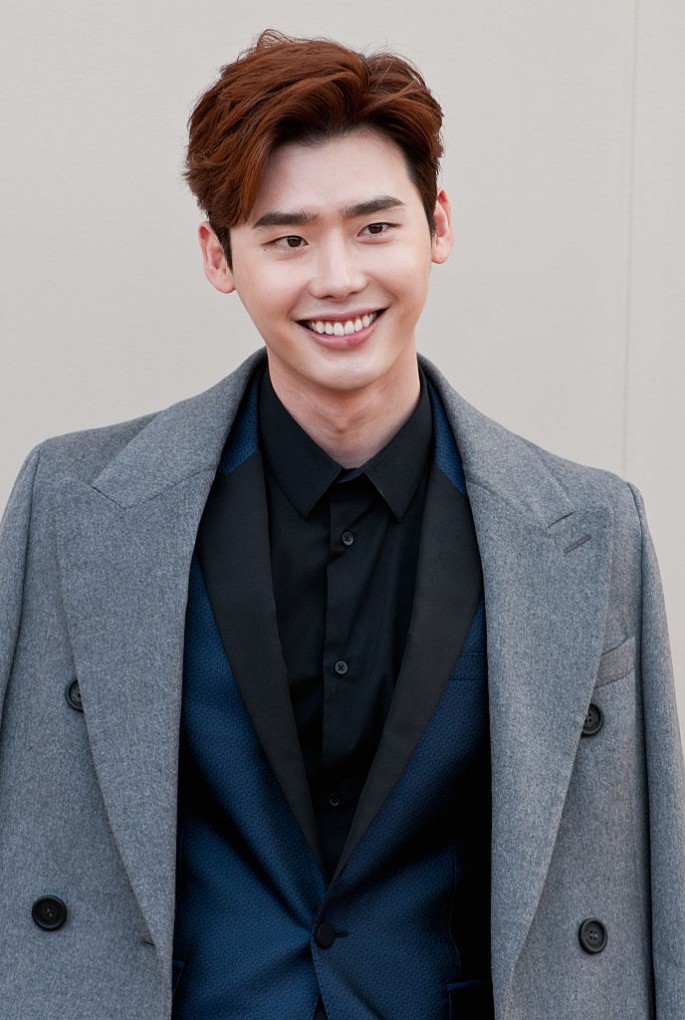 Lee Jong Suk attends the Burberry show during The London Collections Men AW16 at Kensington Gardens on January 11, 2016 in London, England.