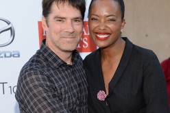 Actors Thomas Gibson  and Aisha Tyler attend the 2015 Festival Of Arts Celebrity Benefit Concert And Pageant on August 29, 2015 in Laguna Beach, California. 