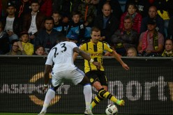 Borussia Dortmund midfielder Mario Götze (R).