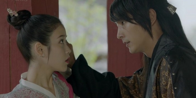 Lee Ji-Eun (IU) and Lee Joon-Gi star in the SBS drama 'Moon Lovers: Scarlet Heart Ryeo.'