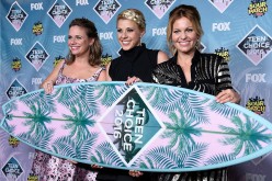 Actors Andrea Barber, Jodie Sweetin and Candace Cameron-Bure pose with the Choice TV Comedy award for 'Fuller House' in the press room during Teen Choice Awards 2016 at The Forum on July 31, 2016 in Inglewood, California. 