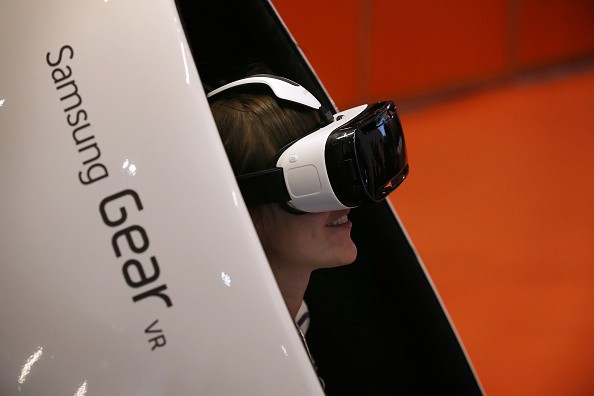  A visitor tries out a Samsung Gear VR headset at The Wearable Technology Show 2015 at ExCel on March 10, 2015 in London, England.