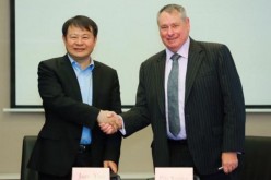 Prof. Jun Yan, Director General of NAOC, and Pete Worden, Chairman of Breakthrough Prize Foundation and Executive Director of Breakthrough Initiatives.