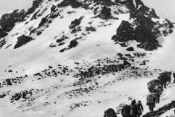 The Red Army crossing the Jiajinshan Mountain during the Long March.