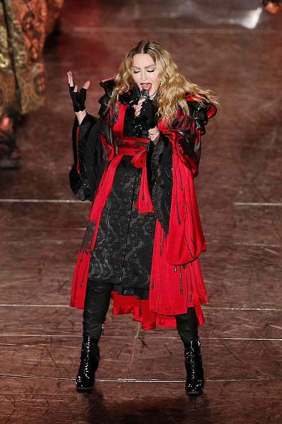 Madonna opens a Weibo account.