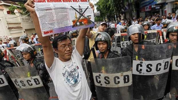 vietnam-protest.jpg
