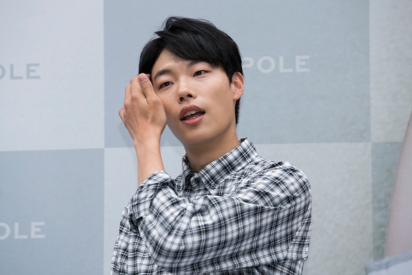 Actor Ryu Jun-Yeol attends the autograph session for 'BEANPOLE' at Lotte Department Store on July 22, 2016 in Seoul, South Korea