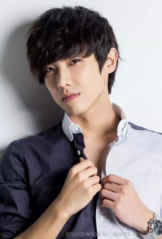 South Korean actor Lee Joon opens up about the difficulties of shooting intimate kissing scenes in front of the camera.